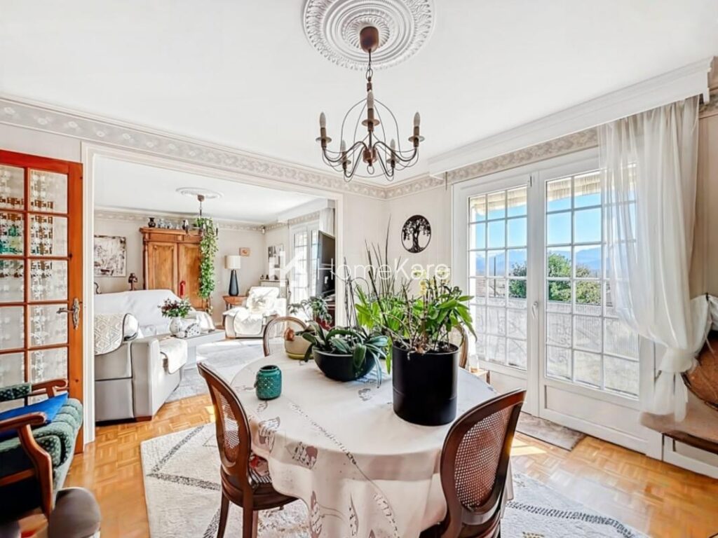 UNE VUE SUR LES PYRÉNÉESIMPRENABLE – 5 pièces – 4 chambres – 224 m²