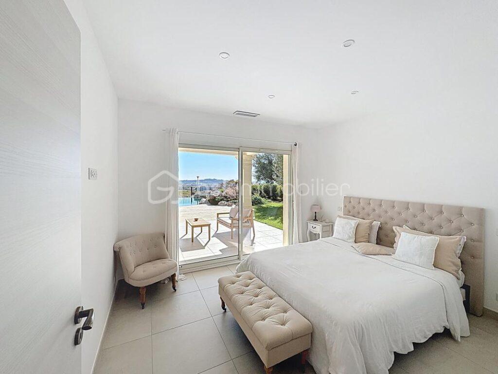 Propriété d’exception avec vue panoramique – 5 pièces – 3 chambres – 173 m²