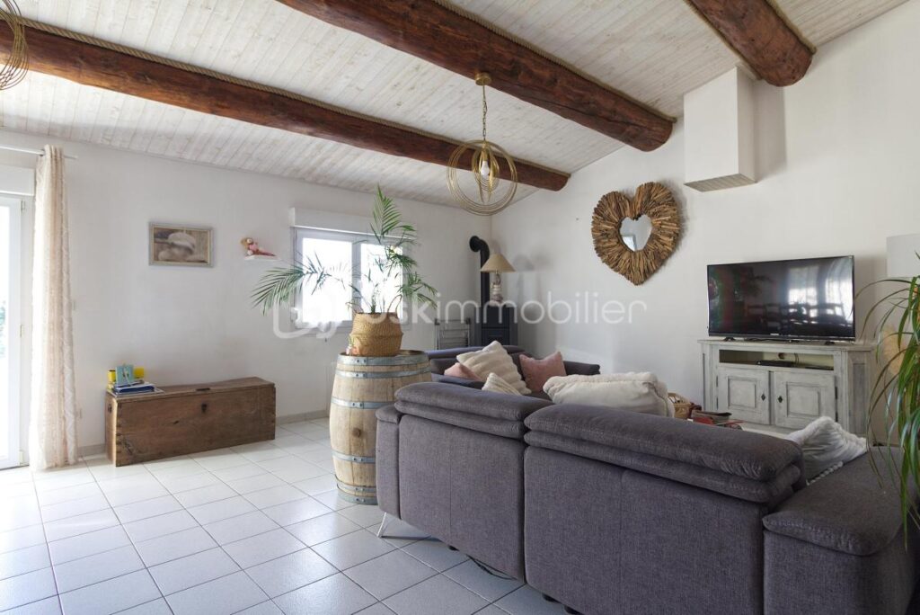 Villa F4 139 m² avec piscine – 4 pièces – 3 chambres – 139 m²