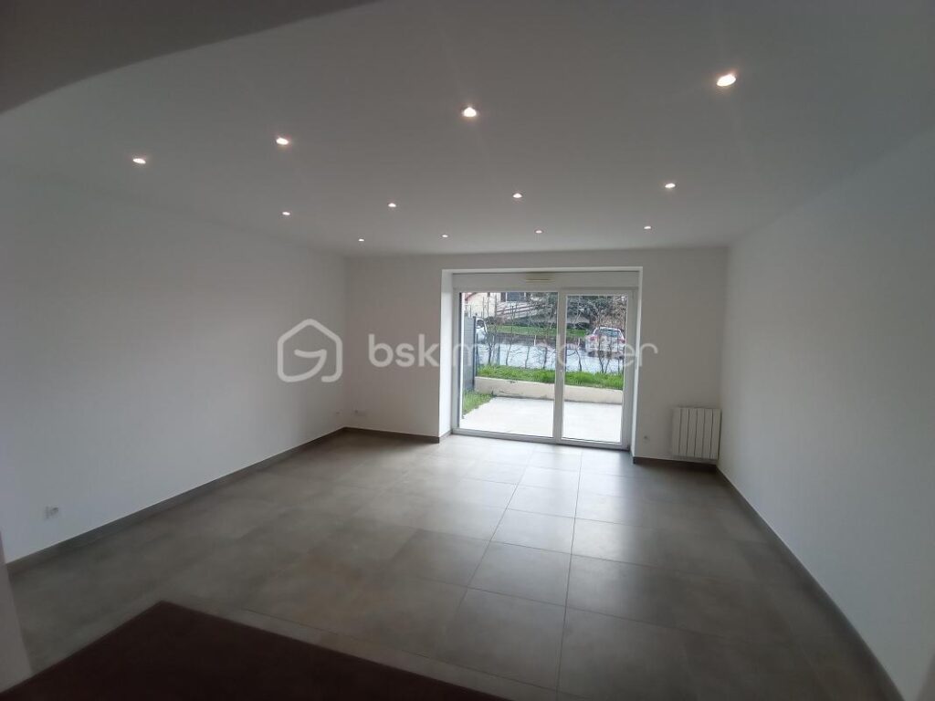 TRES BEL APPARTEMENT T3 DUPLEX DE 2020 AVEC GRANDE TERRASSE ET JARDINET CLOS DE 35M2 – 3 pièces – 2 chambres – 72 m²