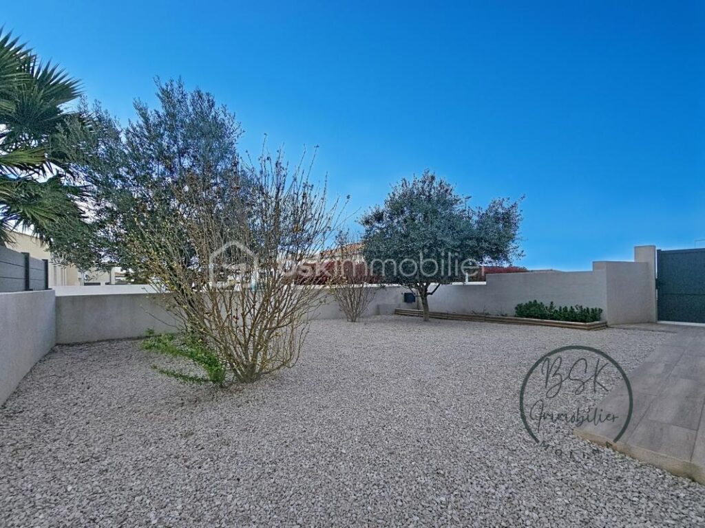 VILLA MODERNE AVEC GARAGE, PISCINE ET VUE CAMPAGNE À COLOMBIERS – 4 pièces – 2 chambres – 103 m²