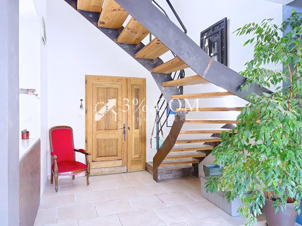 Villa contemporaine d&rsquo;architecte – 7 pièces dans un cadre na – 7 pièces – 4 chambres – 157 m²