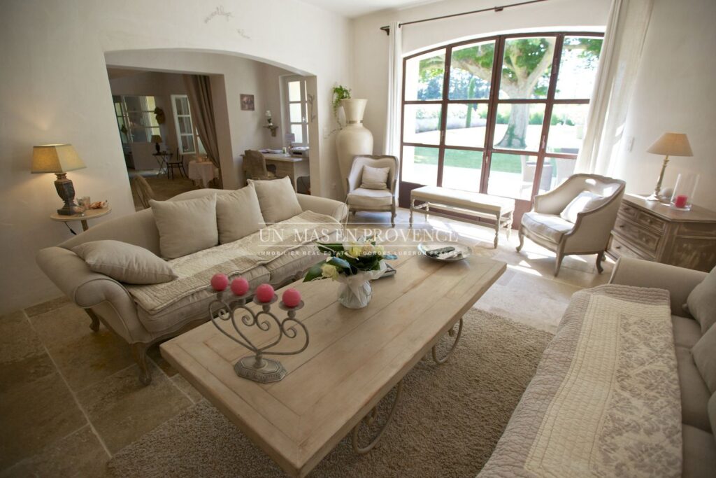 Magnifique Mas en campagne avec prestations de qualité à L’Isl – NR pièces – 5 chambres – 400.00 m²