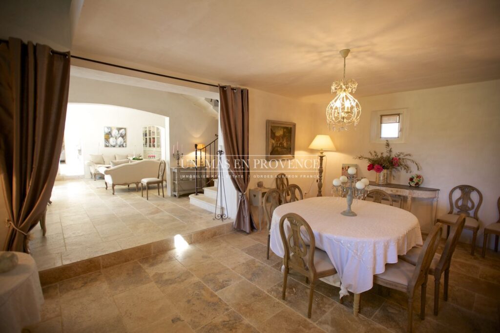 Magnifique Mas en campagne avec prestations de qualité à L’Isl – NR pièces – 5 chambres – 400.00 m²