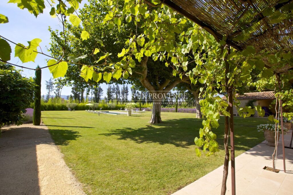 Magnifique Mas en campagne avec prestations de qualité à L’Isl – NR pièces – 5 chambres – 400.00 m²