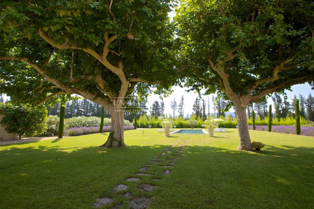 Magnifique Mas en campagne avec prestations de qualité à L’Isl – NR pièces – 5 chambres – 400.00 m²