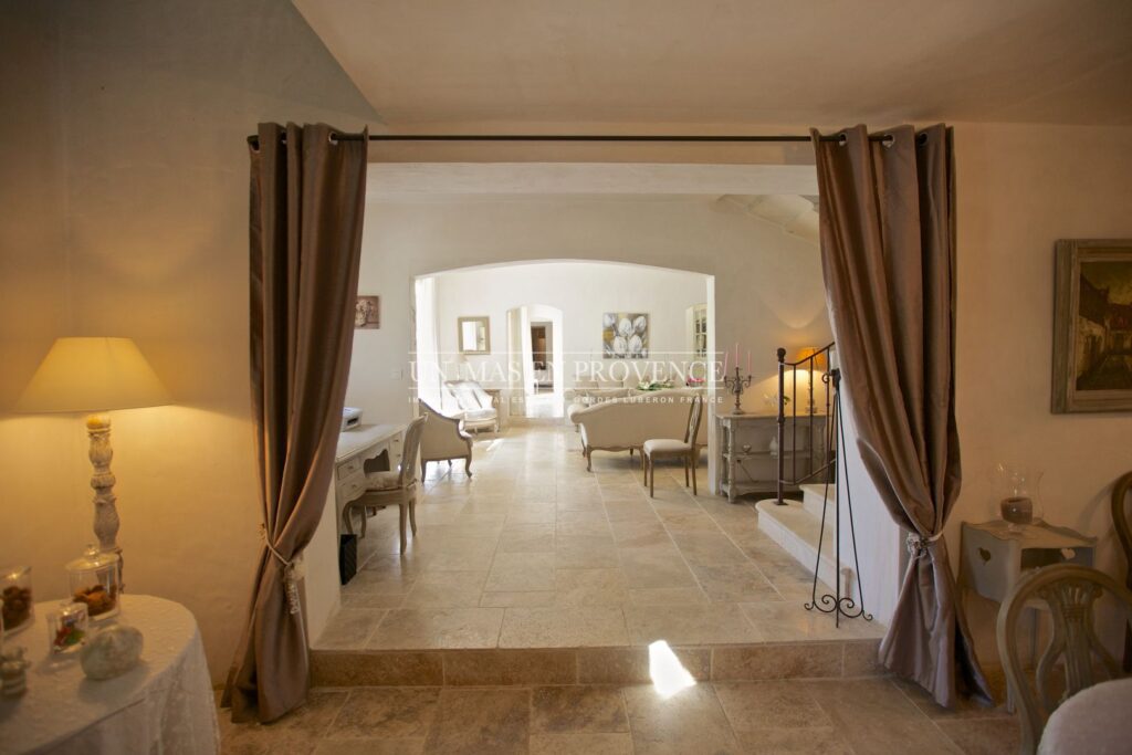 Magnifique Mas en campagne avec prestations de qualité à L’Isl – NR pièces – 5 chambres – 400.00 m²