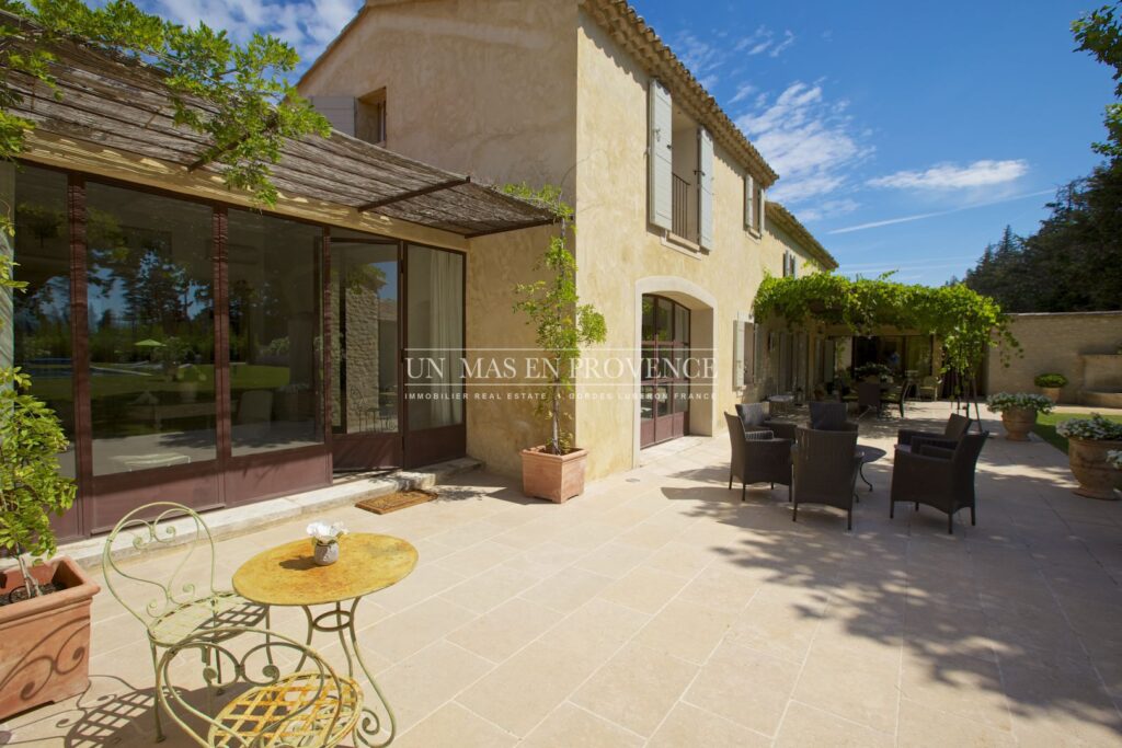 Magnifique Mas en campagne avec prestations de qualité à L’Isl – NR pièces – 5 chambres – 400.00 m²