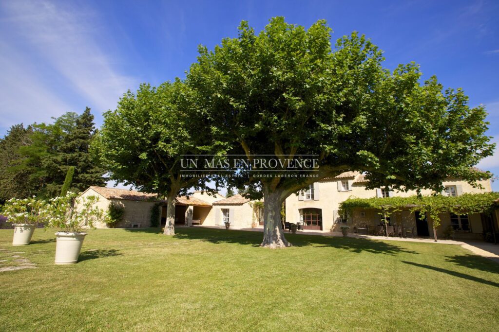 Magnifique Mas en campagne avec prestations de qualité à L’Isl – NR pièces – 5 chambres – 400.00 m²
