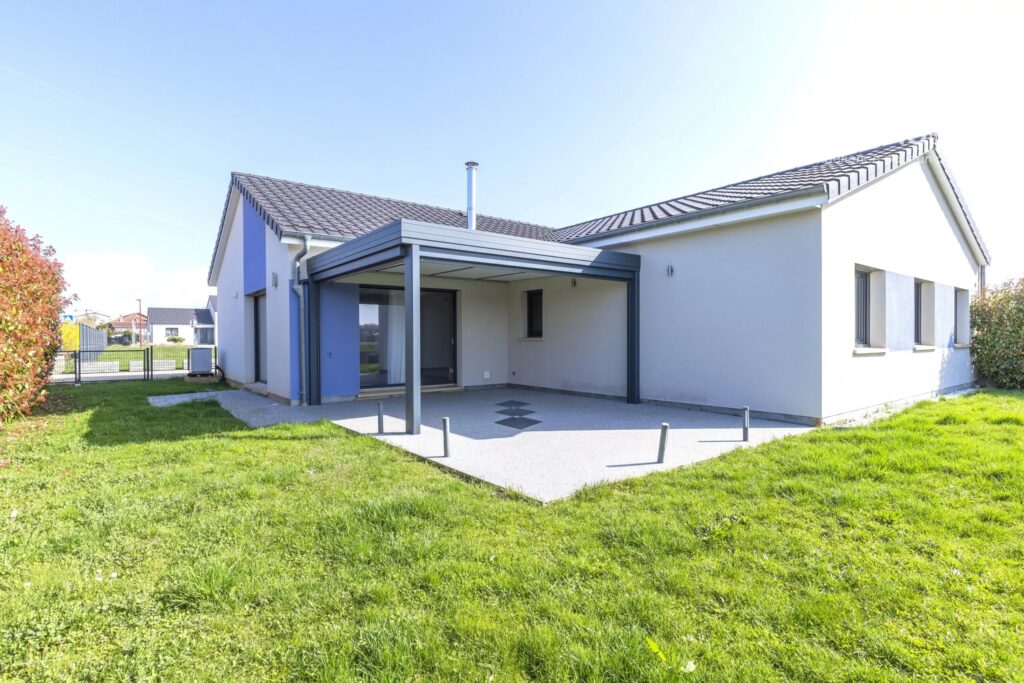 EXCLUSIVITÉ – Maison individuelle plain-pied proche Luxembourg et Belgique – 5 pièces – 3 chambres – 126 m²