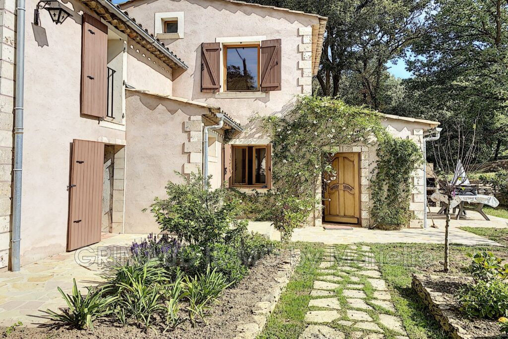 belle maison pres du village – 4 pièces – 3 chambres – 86.88 m²