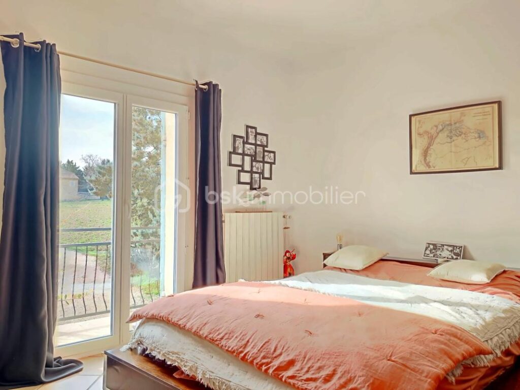 A VENDRE, PUYVERT, MAS DE 150 M² ENVIRON ET SURFACE A AMENAGER DE PLUS DE 100 m² AVEC PISCINE, POOL HOUSE SUR TERRAIN DE 2360 M² – 8 pièces – 3 chambres – 150 m²