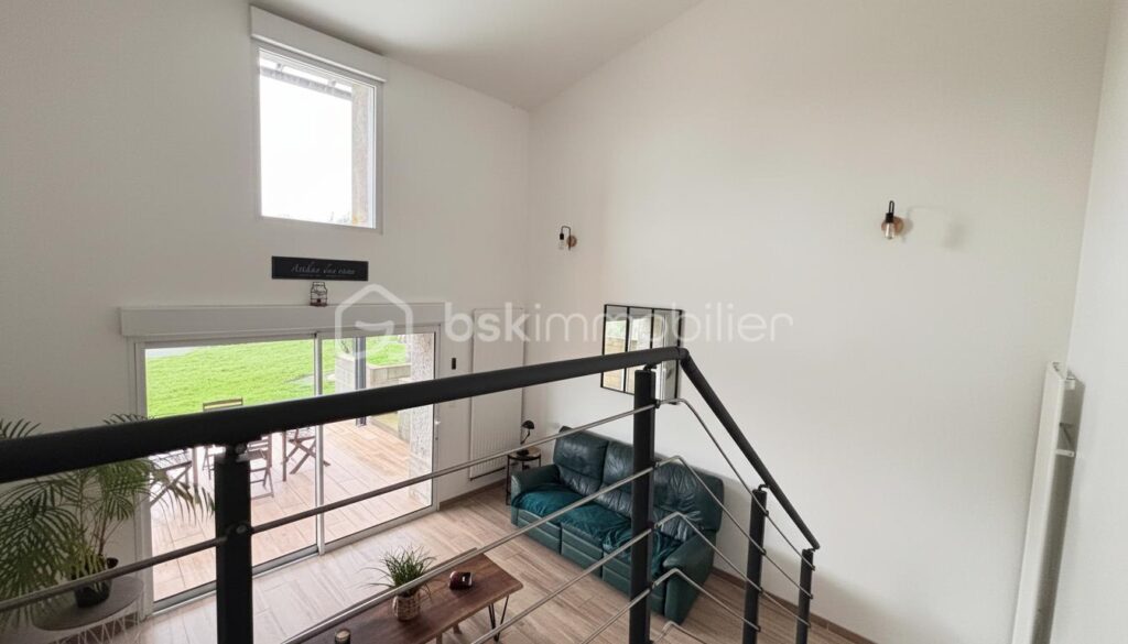 Longère avec vue dur la vallée – 6 pièces – 3 chambres – 200 m²