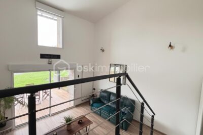 Longère avec vue dur la vallée – 6 pièces – 3 chambres – 200 m²