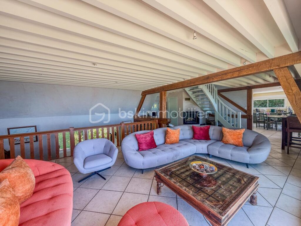 À VENDRE – Propriété avec Vue Mer à Villerville – 9 pièces – 6 chambres – 340 m²