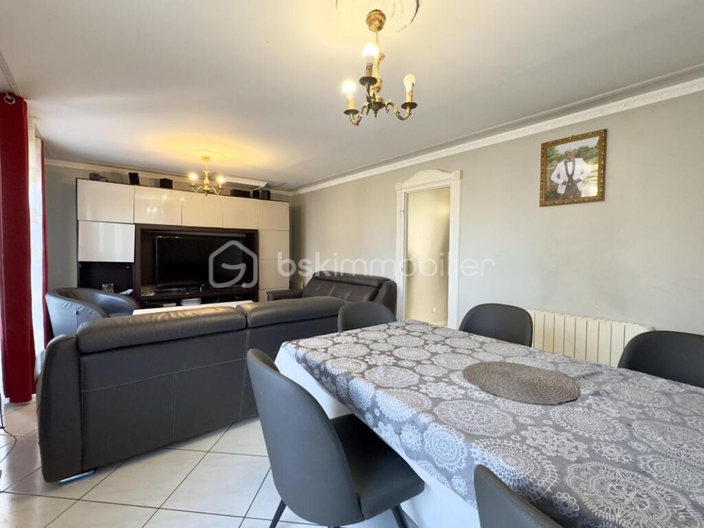 À vendre – Maison récente indépendante (2009) de 110 m² – Nanteuil-lès-Meaux – 6 pièces – 5 chambres – 109 m²