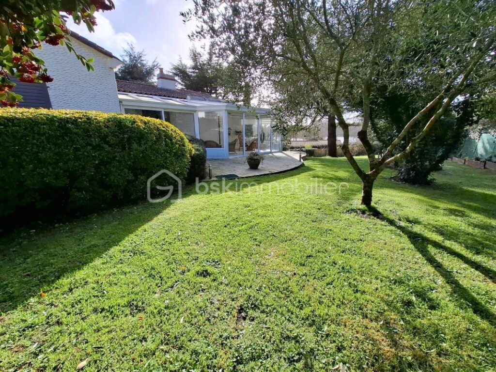 Maison de plain-pied – Quartier résidentiel à Vertou – 6 pièces – 3 chambres – 136 m²