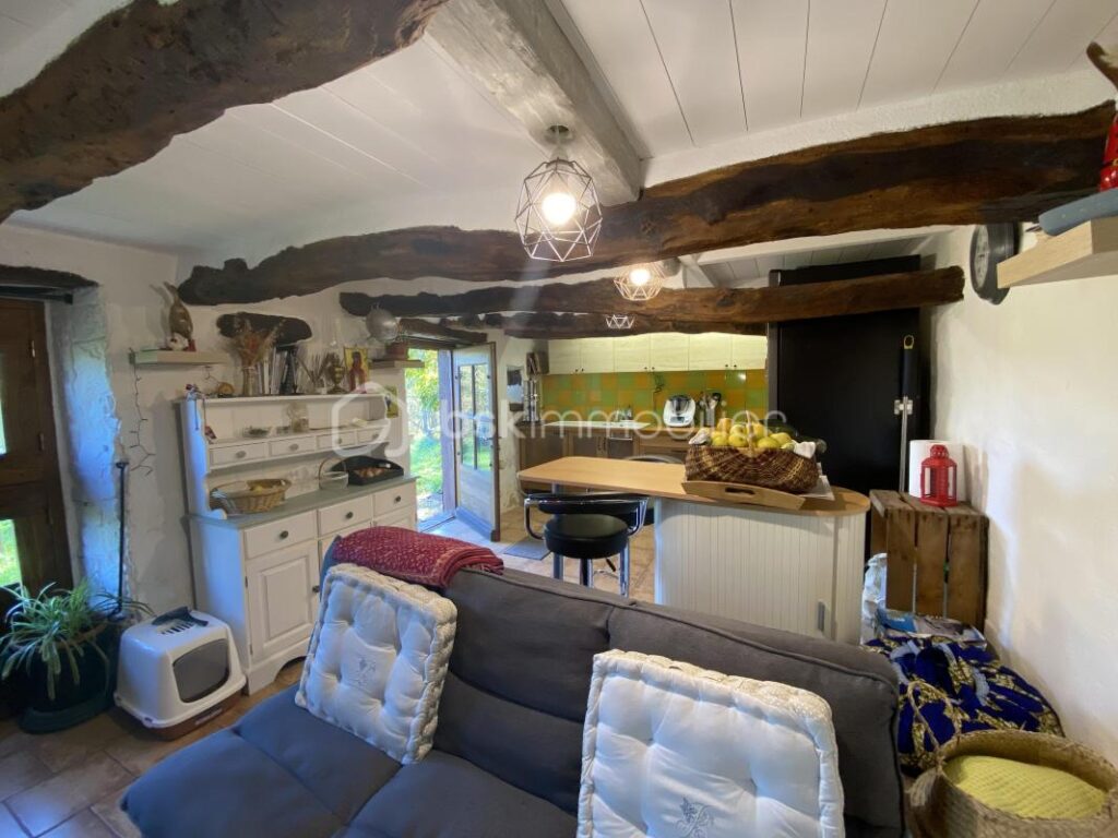 Charme, nature & autonomie – 147 m² + grange – Sud Aveyron – 5 pièces – 3 chambres – 147 m²