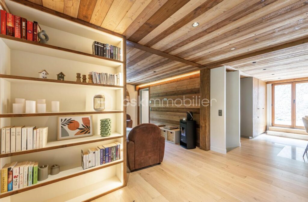 CHALET AVEC MAZOT LA CLUSAZ SECTEUR L ETALE – 9 pièces – 7 chambres – 216 m²