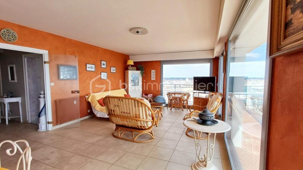 Vue imprenable depuis le dernier étage – 3 pièces – 2 chambres – 72 m²