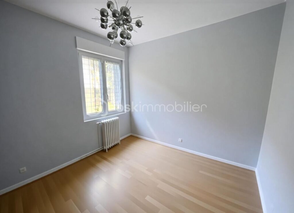 PROPRIETE DE CARACTERE – 8 pièces – 4 chambres – 210 m²
