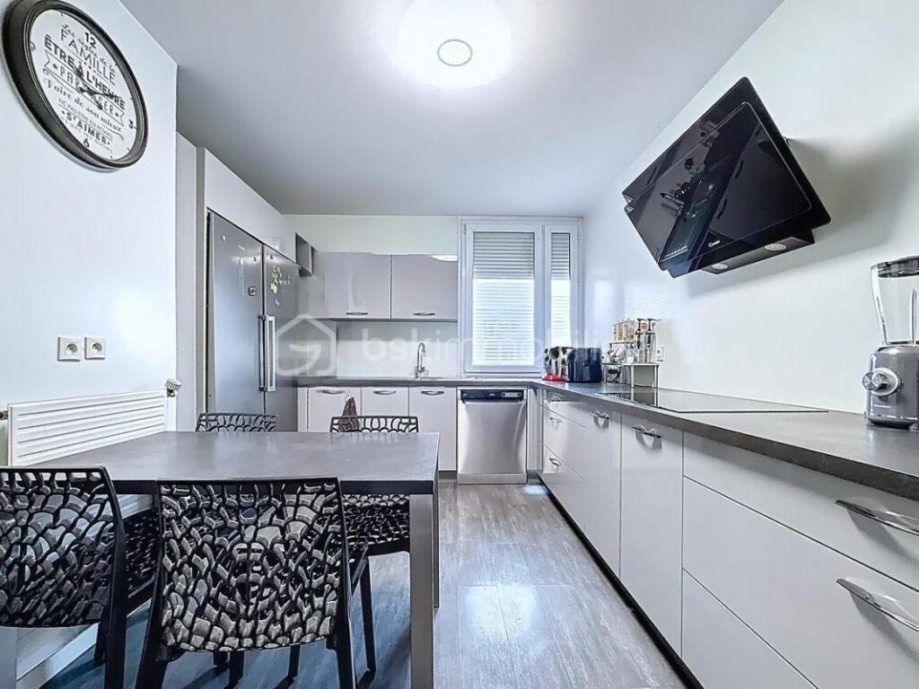 T5 LUMINEUX AVEC TERRASSE – VUE MONTAGNES – ÉCHIROLLES – 5 pièces – 4 chambres – 108 m²