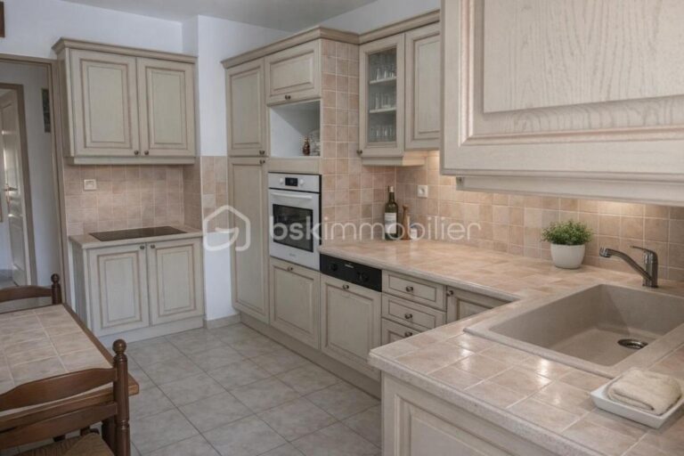 🏡 À VENDRE À SIX-FOURS-LES-PLAGES – 4 PIÈCES – 89 m² – CENTRE-VILLE – 4 pièces – 3 chambres – 88 m²