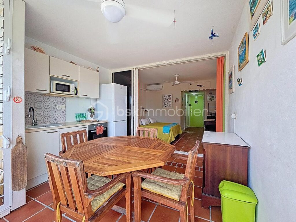 Studio Anse des Rochers vue mer et piscine – 1 pièce – 1 chambre – 33 m²