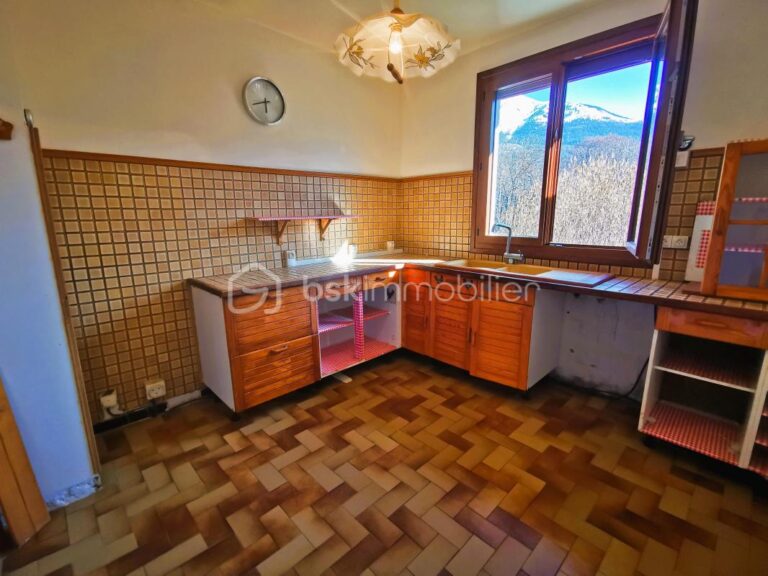 Saint-Honoré 38350 (Tors) – Maison individuelle 115 m², 4 chambres, garage sous-sol technique, jardin – 5 pièces – 4 chambres – 115 m²