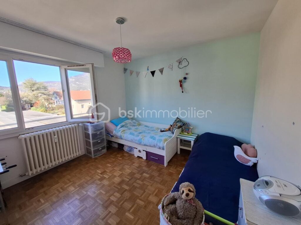 Appartement T3 traversant Est/Ouest – 70 m² – Balcon & vue montagnes – 3 pièces – 2 chambres – 70 m²