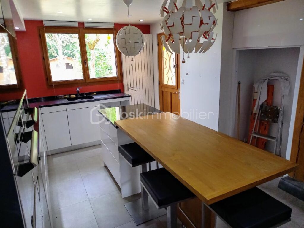 un potentiel exceptionnel !!! – 8 pièces – 5 chambres – 274 m²