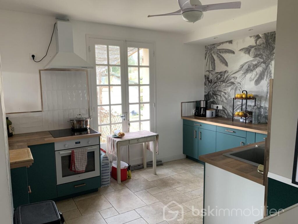 Grande maison lumineuse de 252m² – 7 pièces – 5 chambres – 252 m²