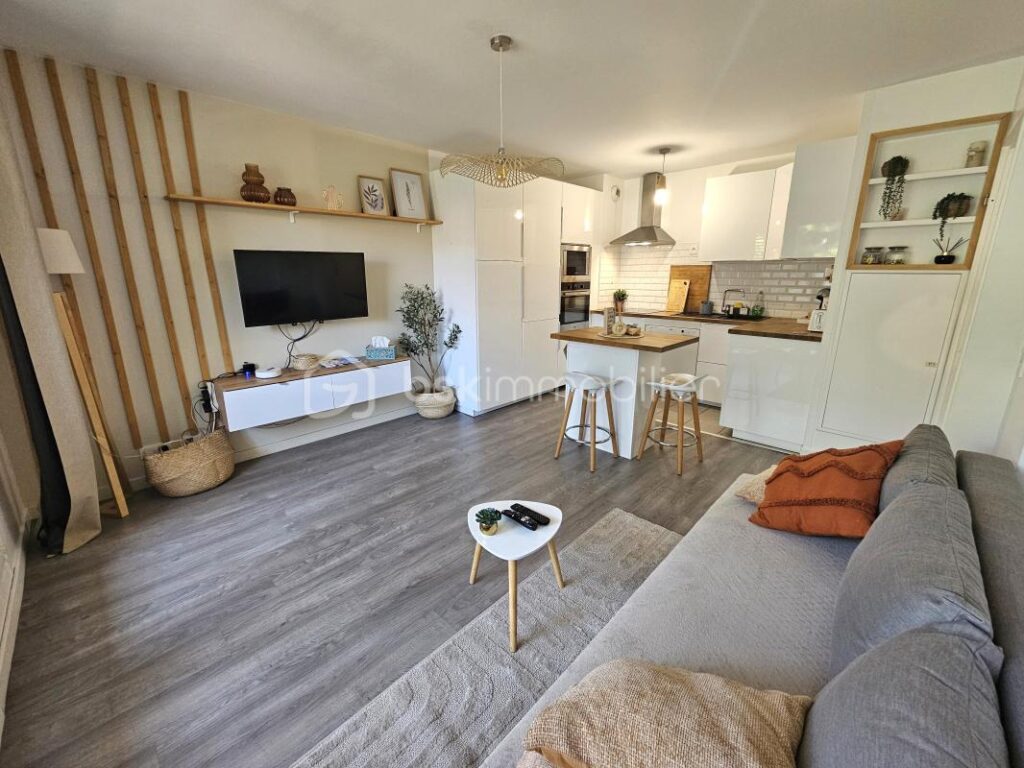 Appartement F2 44m² à 300m du RER DPE C balcon OUEST parking – 2 pièces – 1 chambre – 44 m²