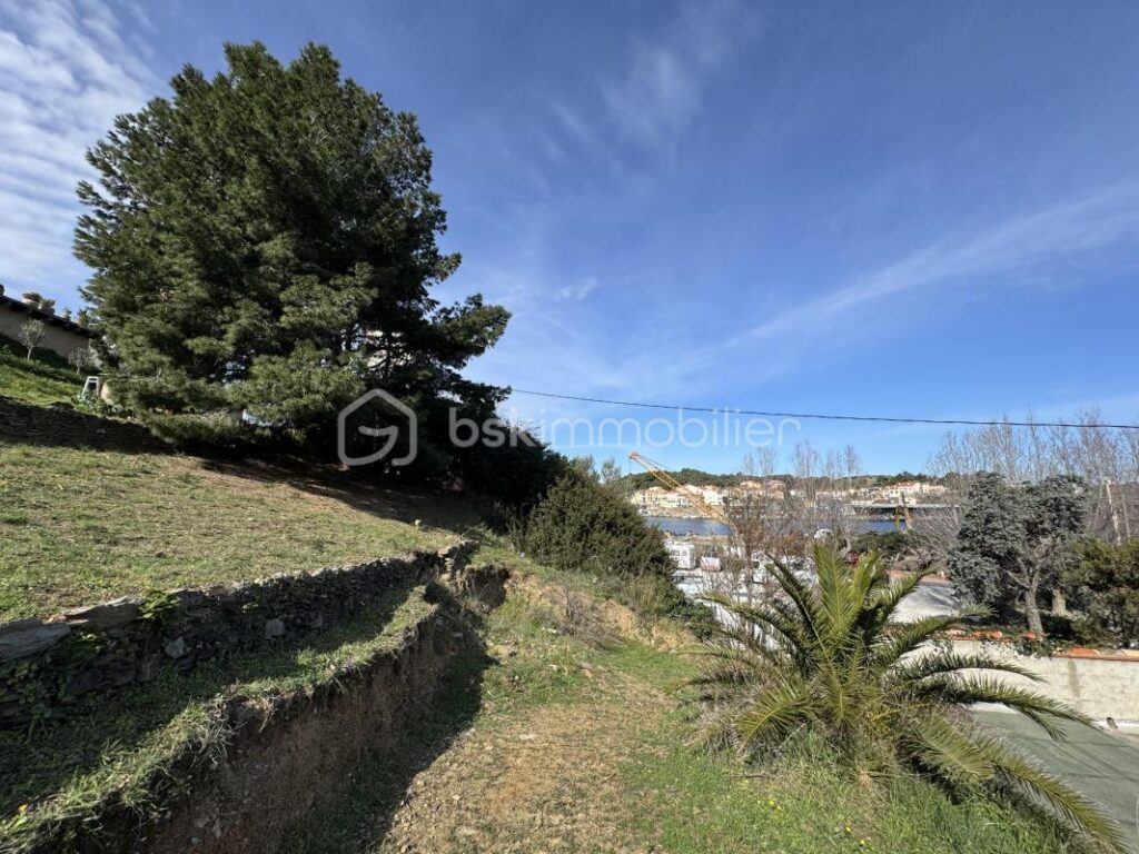 Vue imprenable sur la mer et les montagnes – NR pièces – NR chambres – 727 m²