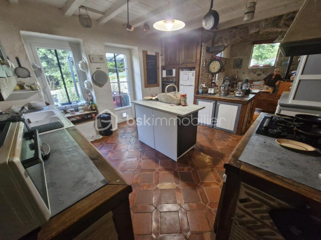 Charmante maison longère de 350m2 à Port-Sainte-Foy-et-Ponchapt – 15 pièces – 8 chambres – 350 m²