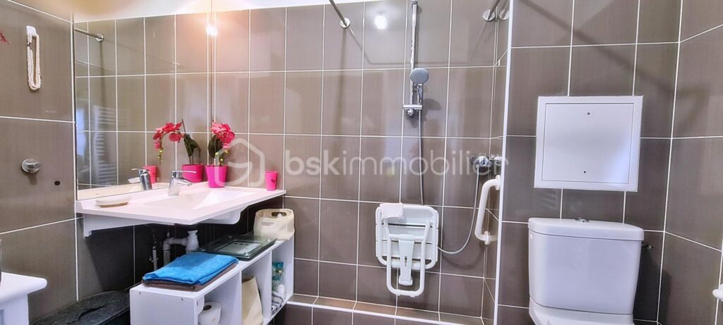 EXCLUSIVITÉ – STUDIO LUMINEUX EN DERNIER ÉTAGE À VILLECRESNES – 1 pièce – 1 chambre – 34 m²