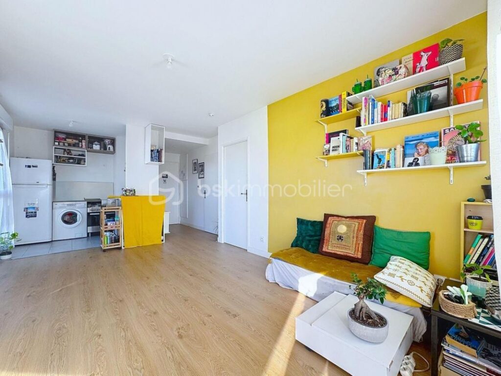 Charmant T2 de 42 m² avec vue imprenable sur le canal – Quartier prisé de la Croix-Bonnet à Bois-d’Arcy – 2 pièces – 1 chambre – 41 m²