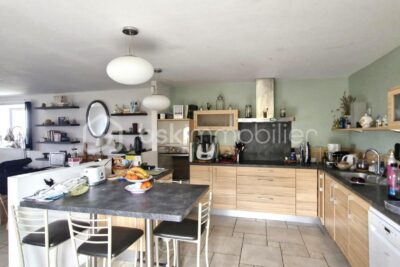 MAISON ET GITES EMPLACEMENT IDEAL! – 7 pièces – 4 chambres – 140 m²