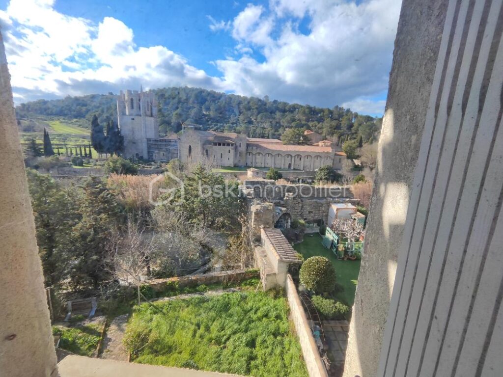 À vendre : Maison rare avec vue exceptionnelle à Lagrasse – 8 pièces – 7 chambres – 180 m²