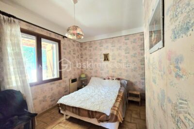 4 FACES – GARAGE 70m² – TROIS CHAMBRES – 5 pièces – 3 chambres – 130 m²