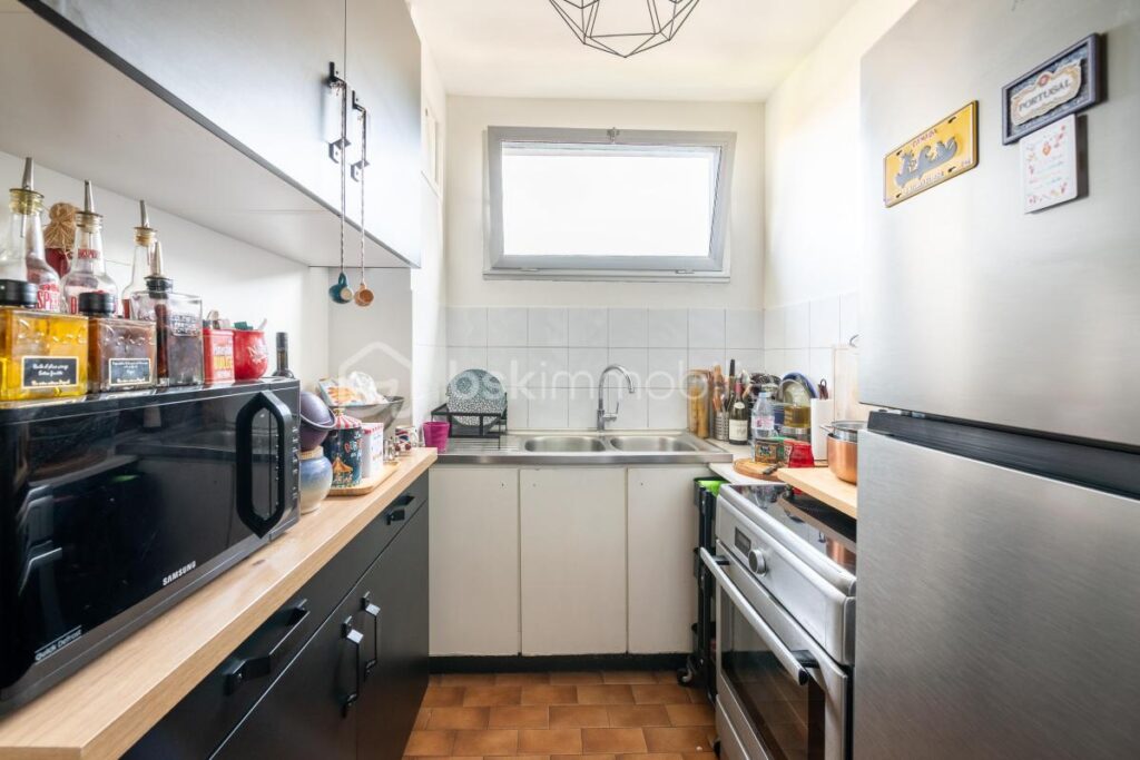 Appartement lumineux situé au 4ème étage sur 4 avec ascenseur dans copropriété entretenue et sécurisée ! – 2 pièces – 1 chambre – 41 m²
