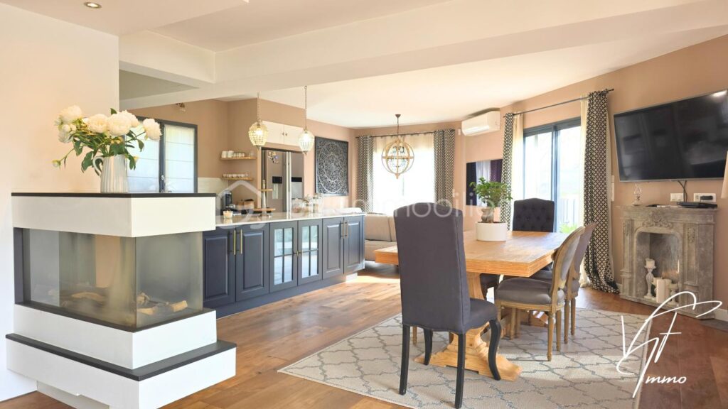 A vendre : Maison d’Architecte, studio indépendant, Piscine, au Beausset, Var – 6 pièces – 5 chambres – 200 m²