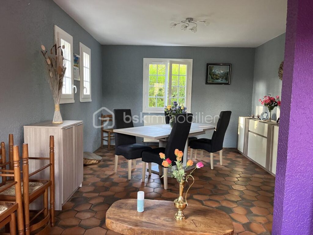 MAISON STYLE PÉRIGOURDINE – 6 pièces – 3 chambres – 119 m²