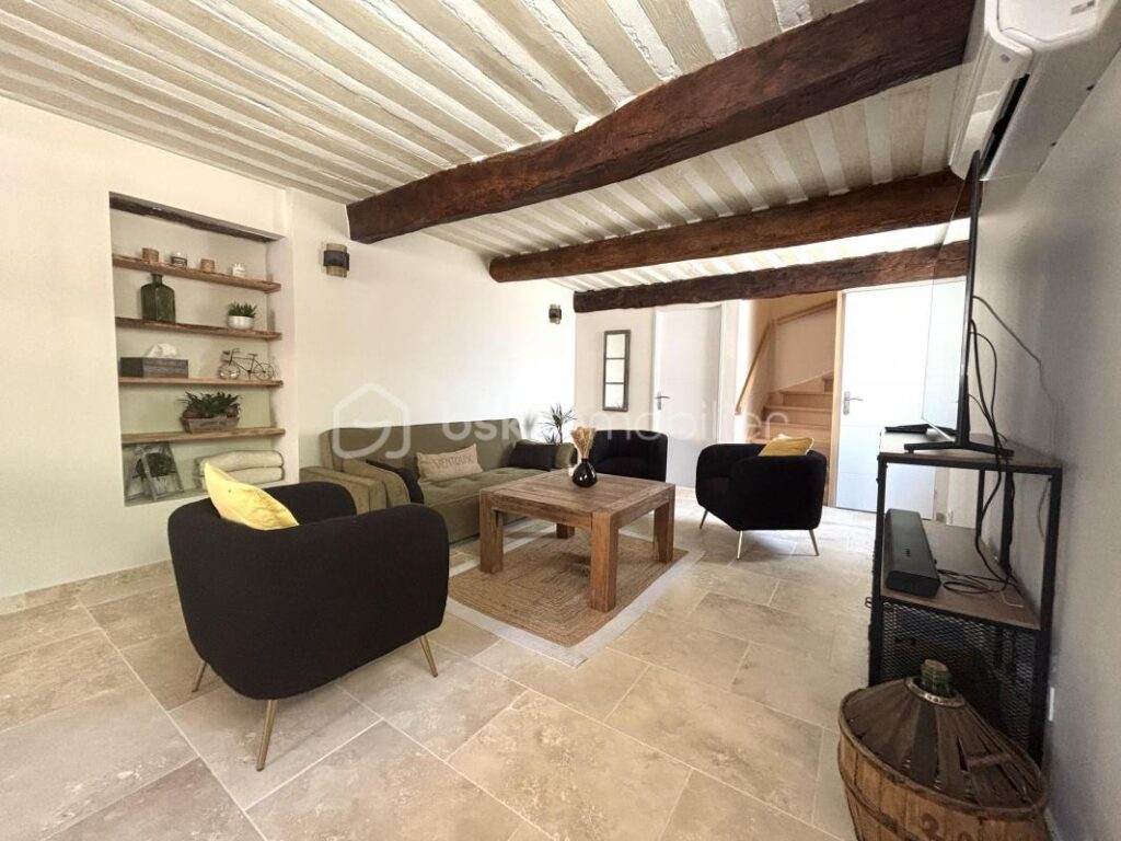 Superbe maison au pied du Mont-Ventoux – 4 pièces – 2 chambres – 94 m²
