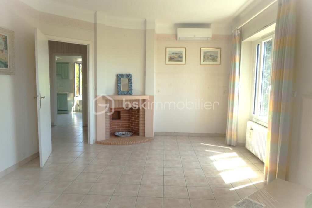 Maison de maître avec Jardin sans vis à vis proche centre ville, commodités et transports ! – 5 pièces – 3 chambres – 99 m²