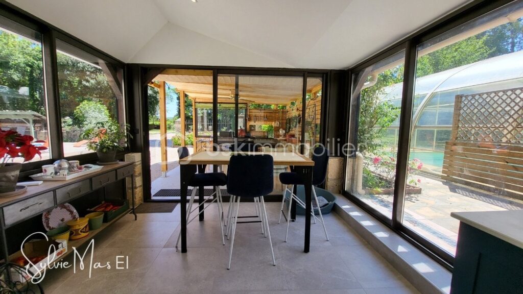 Maison et gîte 15 pièces – 2 piscines Parc arboré – 15 pièces – 9 chambres – 520 m²