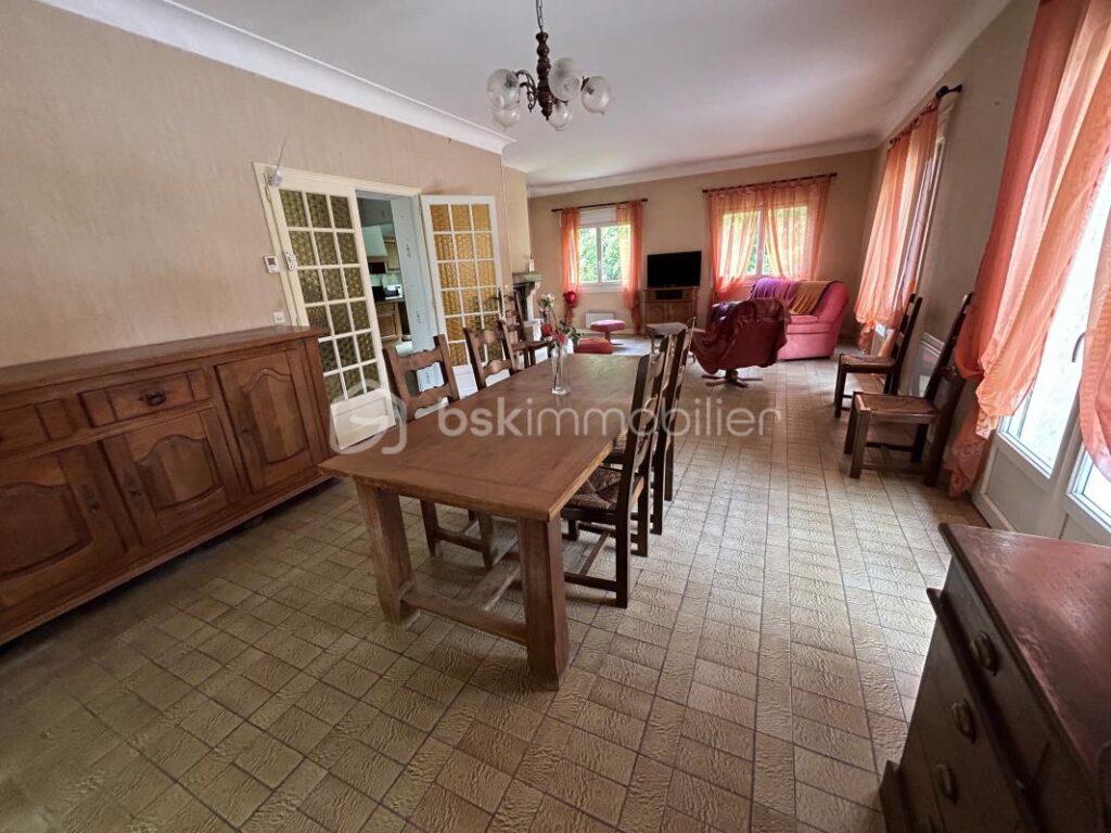 MAISON PLAIN PIED – 3 CHAMBRES – GARAGE – 4 pièces – 3 chambres – 103 m²