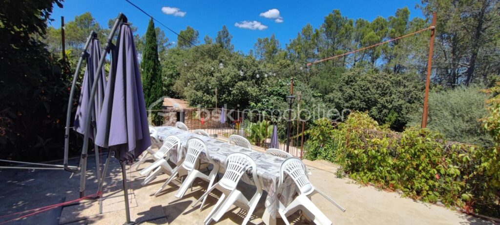 propriete athypique touristique – 4 pièces – 3 chambres – 215 m²