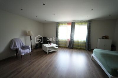 Maison d&rsquo;architecte à CHARTRETTES de 195m² – 6 pièces – 4 chambres – 195 m²