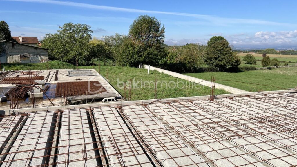 Terrain + Maison à finir sur terrain de 772m² – NR pièces – NR chambres – 772 m²